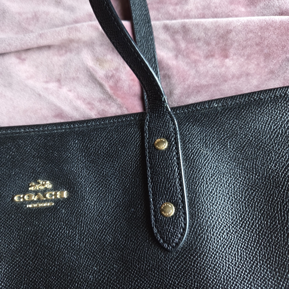 Authentic Coach Black Leather Tote Bag - 2022 - Picture 7 of 16